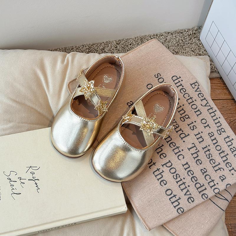 Детские туфли на плоской подошве, однотонные, универсальные, для девочек, танцевальная обувь, мягкая подошва, 2024, новые модные детские туфли принцессы со звездой