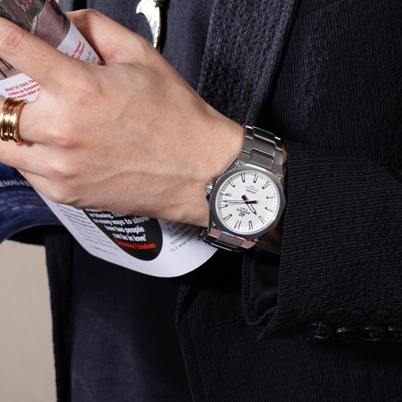 Casio EDIFICE series, thin and light three-hand quartz movement, stainless steel strap, Japanese and Korean watch, men's watch, white EFR-S108YD-7A