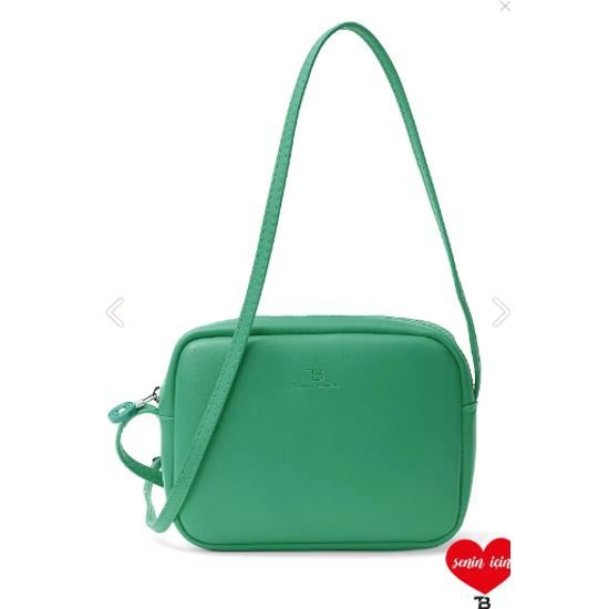 Женская оригинальная мини-городская сумка через плечо на молнии с регулируемым ремешком, модель, рука и сумка через плечо