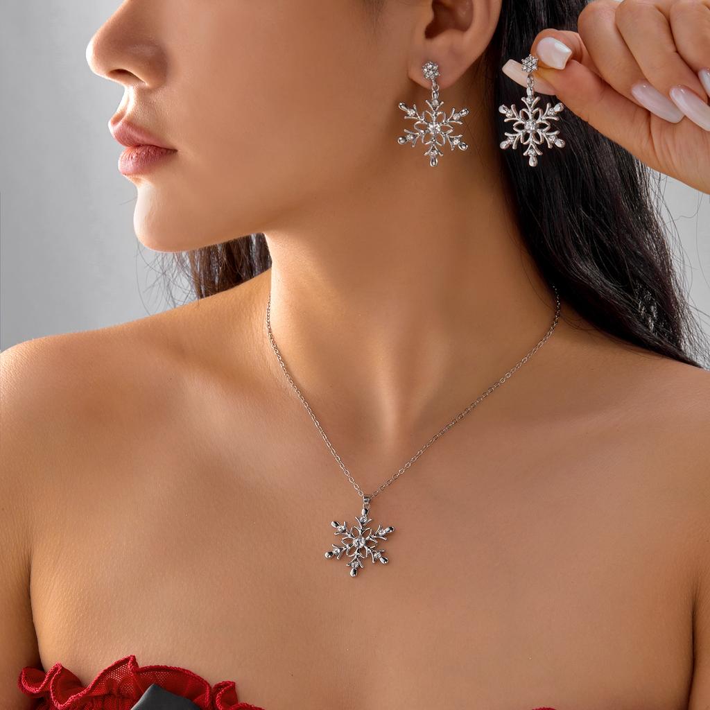Christmas Full Rhinestone Snowflake Stud Earrings for Women Girls Exquisite Pendant Necklace Fashion Wedding Party Jewelry Set