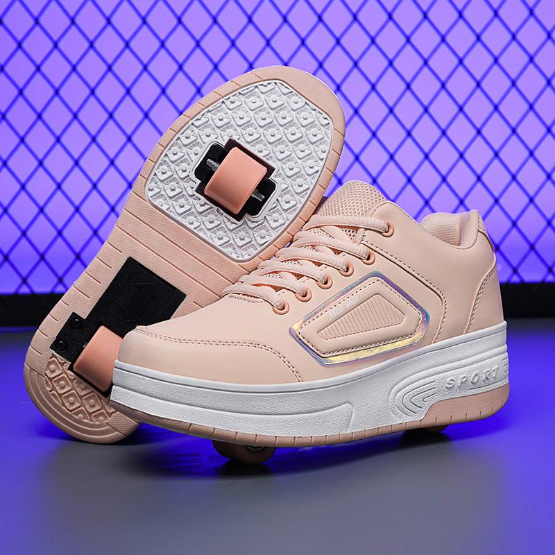 Обувь для роликовых коньков. Детские кроссовки с колесами. Детские роликовые коньки. Спортивная обувь на открытом воздухе.