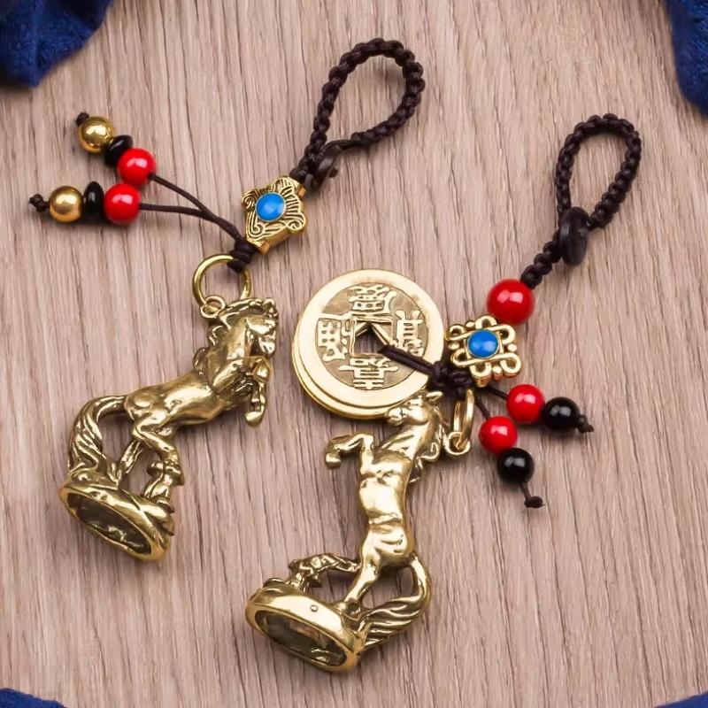 Фигурка Лошади по Знаку Зодиака Латунные Фигурки Животных Подвеска Брелок для Ключей Винтажная Бронза Медь Фэн-шуй Богатство Брелок для Ключей Подвеска на Сумку
