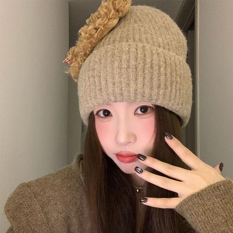 Autumn and winter new cute warm wool hat women's fashion versatile knitted hat scarf outdoor windproof velvet scarf