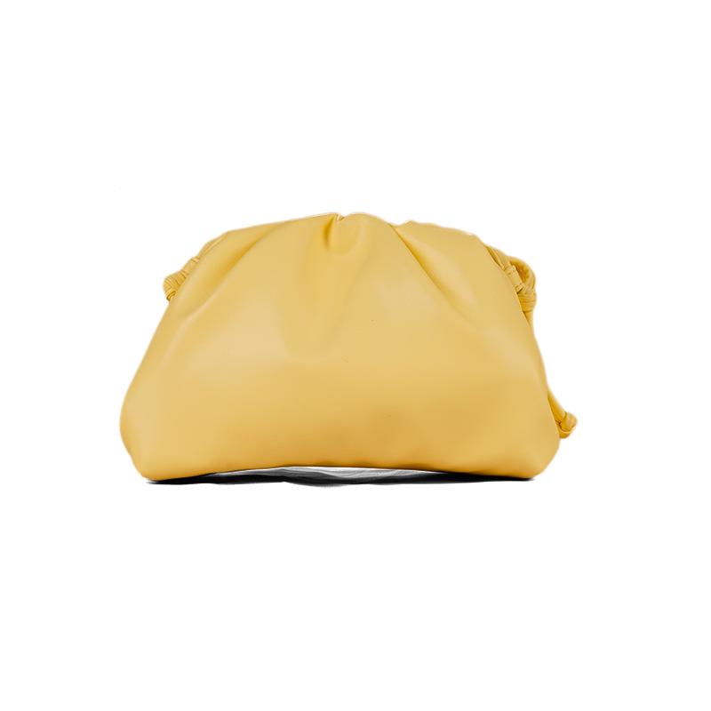 Женская сумка 2024 года из мягкой кожи с плиссировкой — вечерняя, наплечная и сумка-мессенджер с однотонной текстурой.