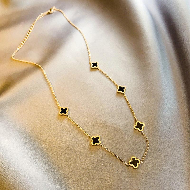 Titanium Steel Forest Clover Necklace Women's Colorless Flower Collar Chain