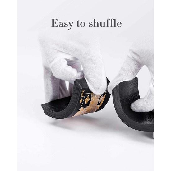 Azletoz [Включает эксклюзивный футляр] 1+1 черная игральная карта + роскошная золотая игральная карта 24 карата (всего 2 водонепроницаемых ромбовидных узора),игра Корея