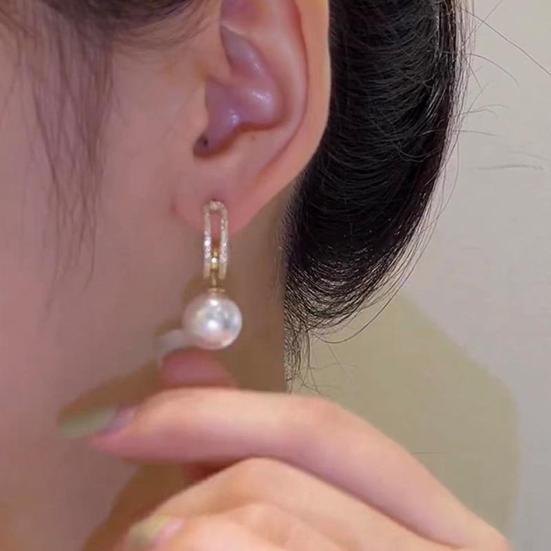 Трендовые клетчатые мозаичные серьги Осень/Зима 2025 для женщин