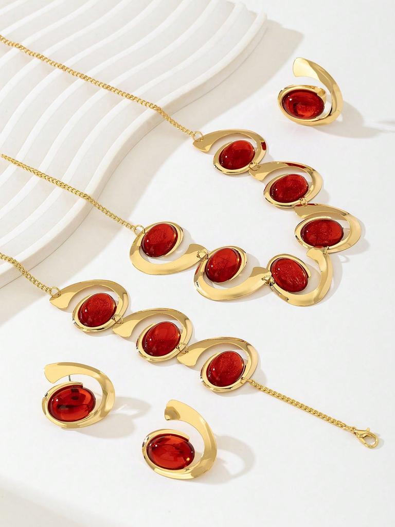 Модные украшения для женщин