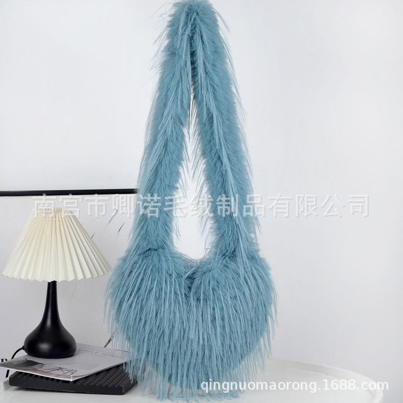 New Fringed Heart-shaped Fluff Bag Spice Girl Wind Heart-shaped Turkey Feather Messenger Bag Large-capacity Plush Shoulder Bag