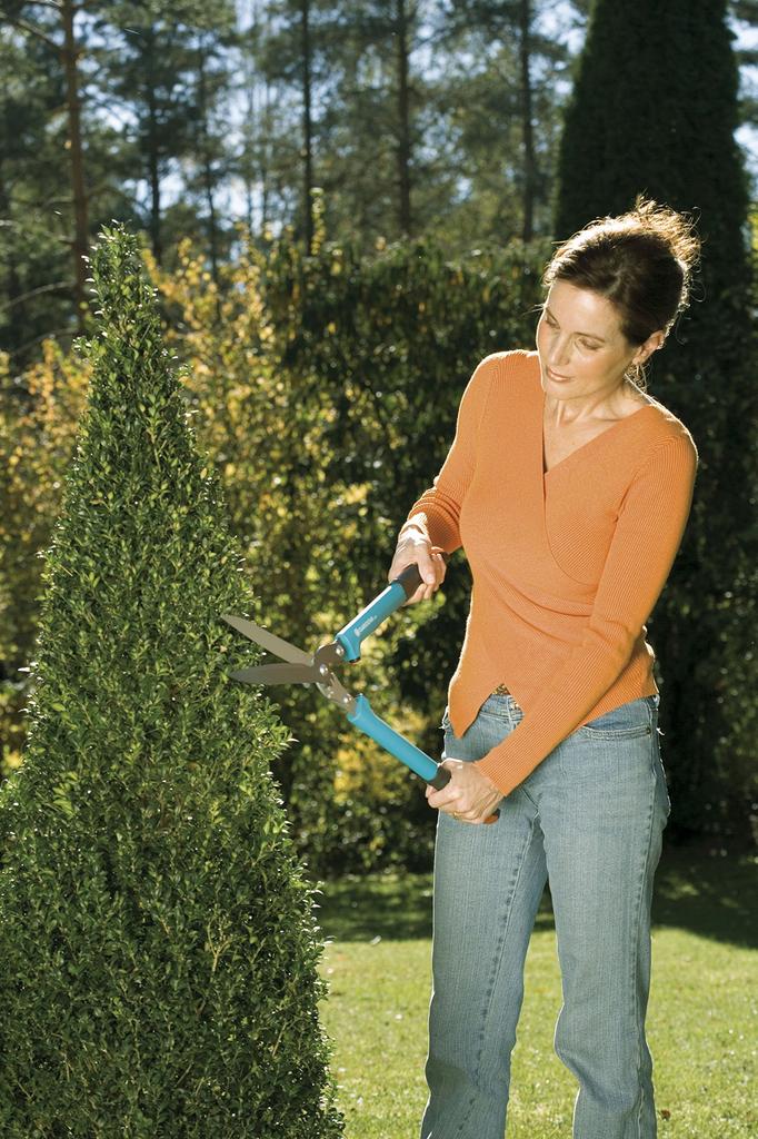 GARDENA Ножницы для обрезки травы с прямым лезвием и редуктором Comfort 600 Общая длина 60 см Длина лезвия 23 см 393-20