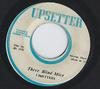 7-дюймовая пластинка UPSETTERS Three Blind Mice NONE Upsetter 1975 Ямайка Регги Ска Даб Б/у