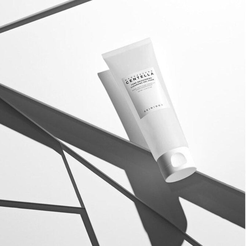 Skin1004 Осветляющий очищающий гель-пенка Madagascar Centella Tone 125 мл