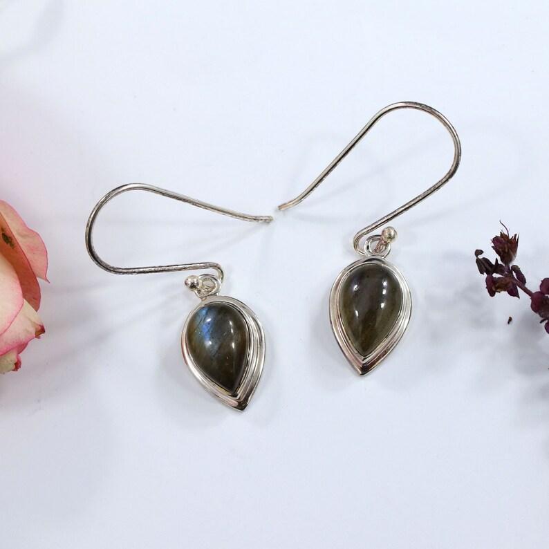 Серьги с драгоценным камнем лабрадорит, женские серьги с подвесками, подарок для нее, серьги с ободом, дизайнерские серьги, украшения ручной работы