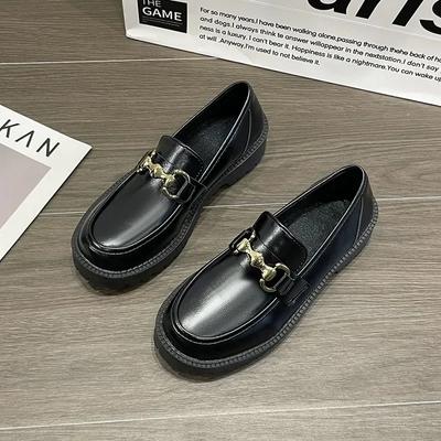 Модные туфли-лоферы с круглым носком и квадратным каблуком, 2024 г., высококачественная женская обувь, весна/осень, металлические украшения, туфли-лодочки из цельного ПУ