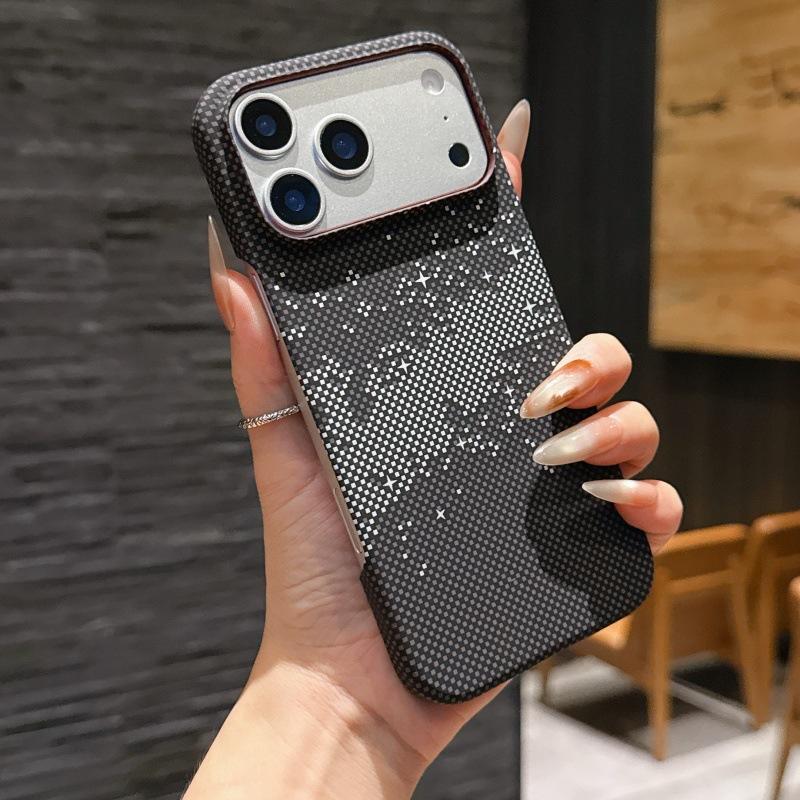 Ультратонкий чехол Kevlar для iPhone 17 с текстурой углеродного волокна, магнитной зарядкой и ударопрочной защитой для iPhone 16