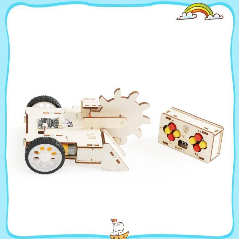 Assembled Remote Wooden Controlled Combat Vehicle With Rotating Children Set Toy