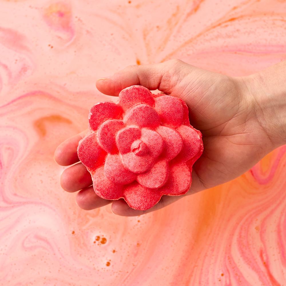 [Lush] Comforter Rose Bath Bomb 150g
