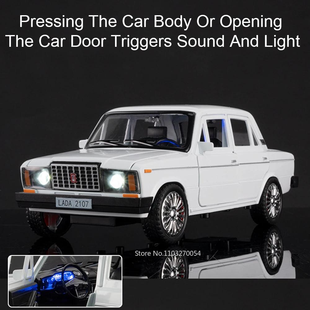 1:18 Россия LADA 2107 NIVA Литые металлические модели Игрушечный автомобиль 6 дверей открываются Звук Свет Оттянуть назад Транспортное средство Коллекция Подарок Детские игрушки