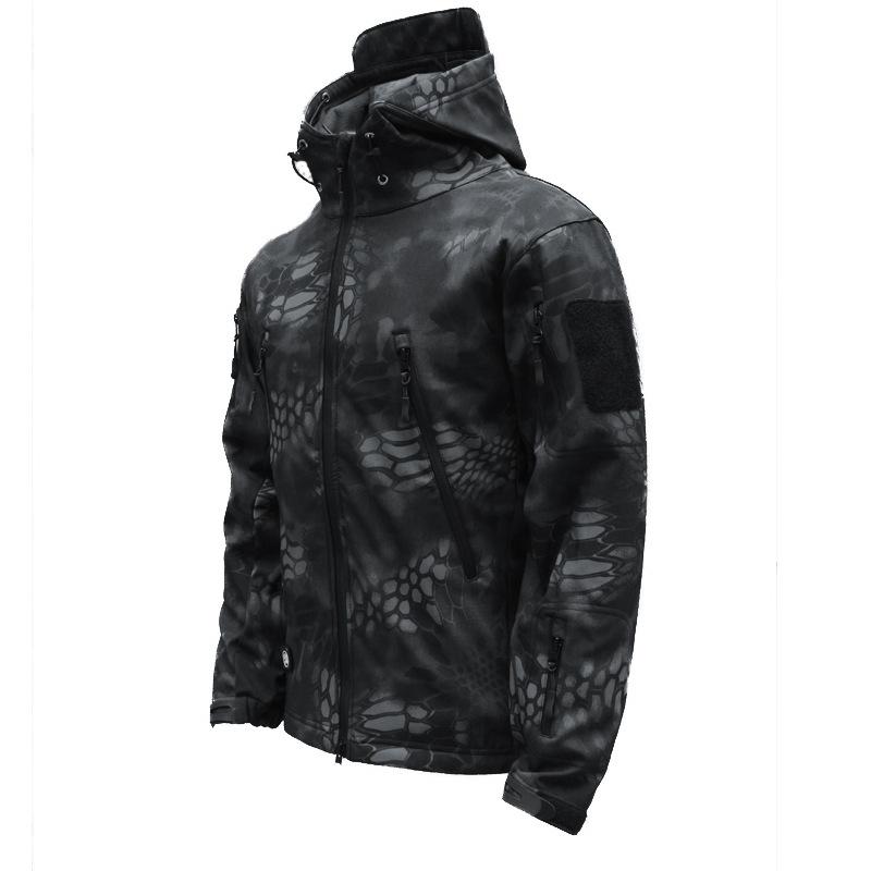 Тактическая зарядная куртка Sharkskin Softshell Charge для активного отдыха на открытом воздухе