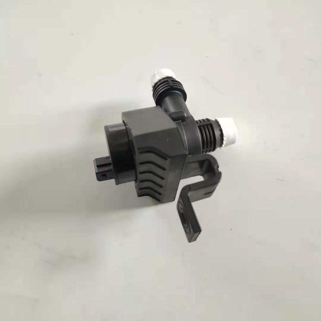 BMW 5 серии E60/E61 Вспомогательный водяной насос системы охлаждения 64116988960