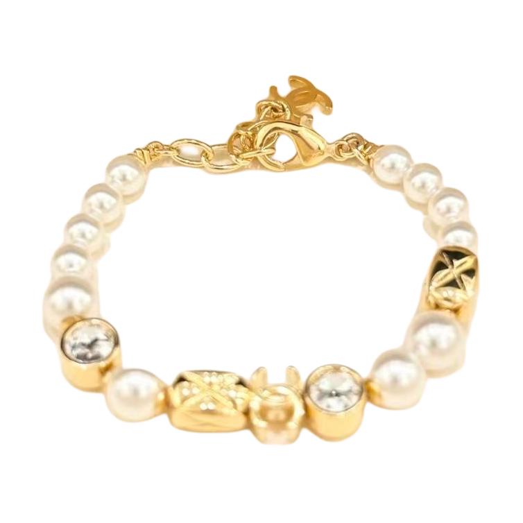 Chanel 26P Pearl Bracelet Unisex Bracelet Gold ABH259B23664U8018