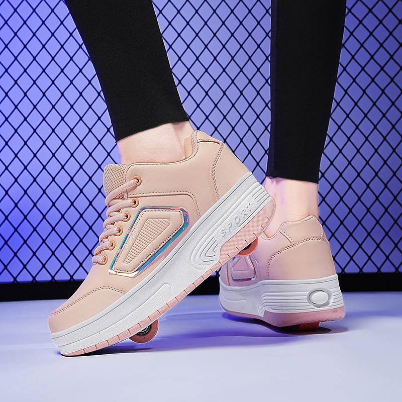 Обувь для роликовых коньков. Детские кроссовки с колесами. Детские роликовые коньки. Спортивная обувь на открытом воздухе.