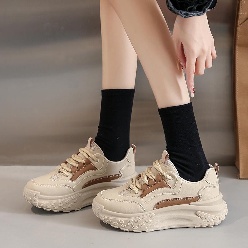 Осень маленькие белые туфли новая корейская версия инс спорт бег студентки толстая подошва увеличивают рост повседневная уличная съемка JC