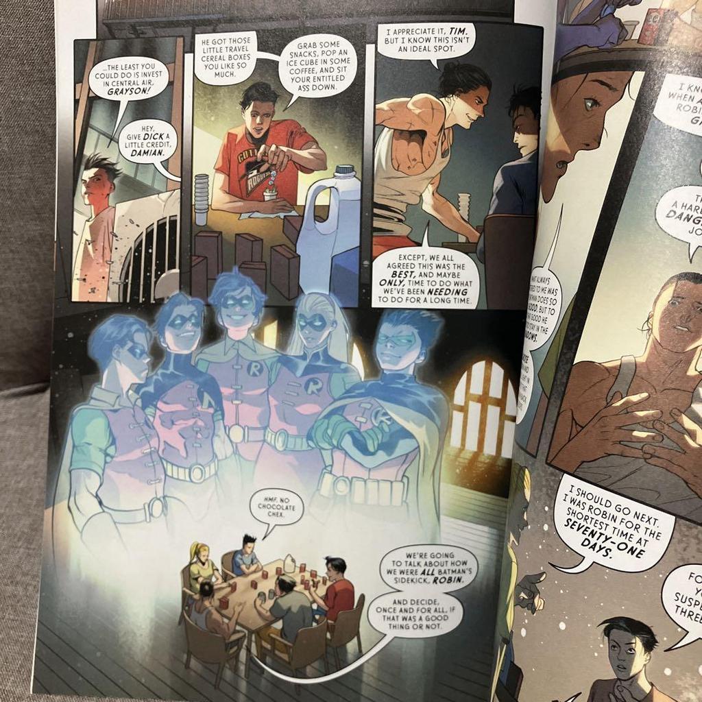 [Б/У] Робинс 1 Бэтмен Найтвинг Красный Колпак Робин Бэтгерл