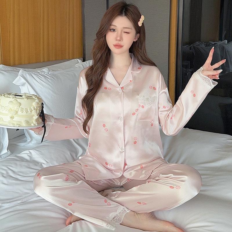 "Korean Ins-Style Imitation Silk Pajamas: Women's Long-Sleeve Cute Bear Dot Set"