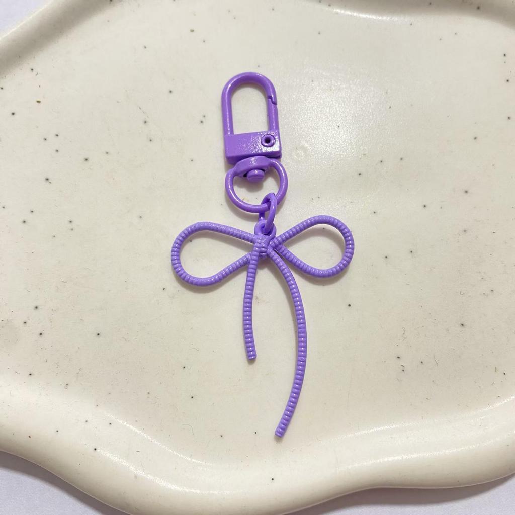 Украшение для брелка-банта «Сбежавшая принцесса» из разноцветной полой ленты