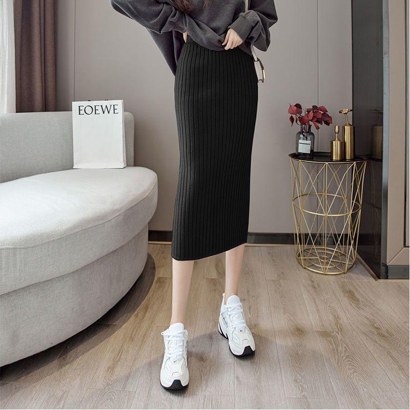 Осенне-зимняя трикотажная юбка средней длины для женщин с толстыми вогнутыми полосками Прямая юбка, облегающая ногу Юбка с разрезом средней длины