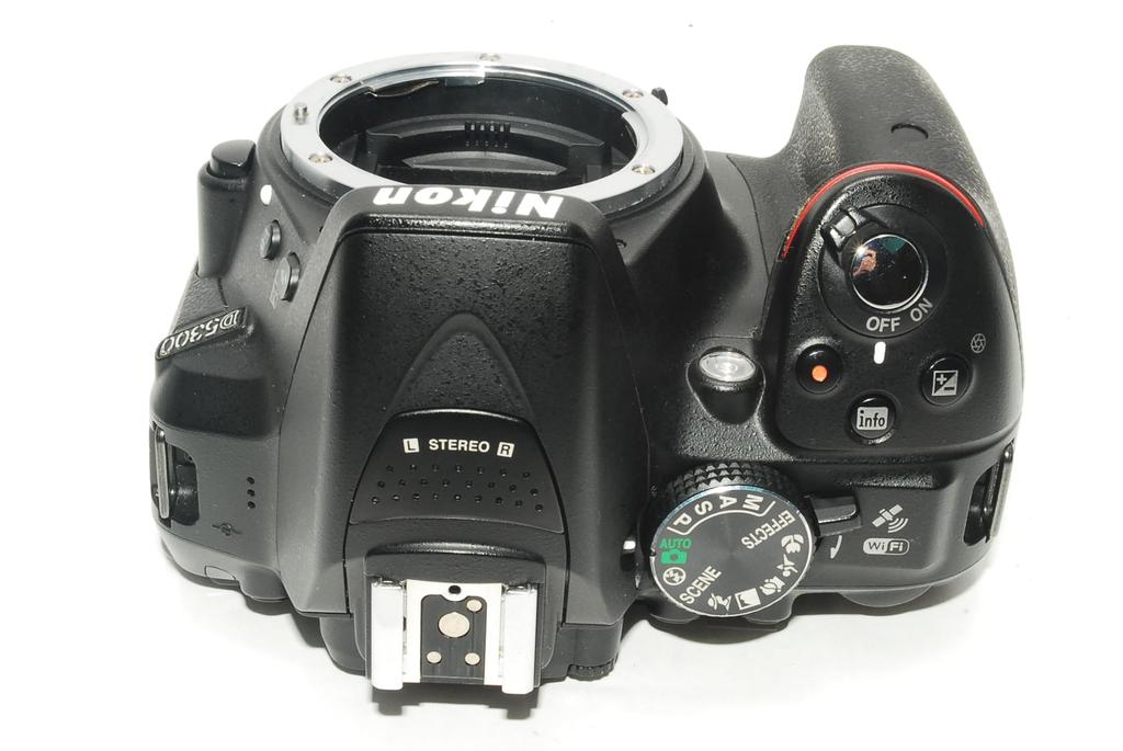 Nikon Цифровая зеркальная камера D5300 с объективом VR II, ЖК-экран 3,2 дюйма, комплект 18-55 мм, черный, 24 Мп (D5300LK18-55VR2BK)