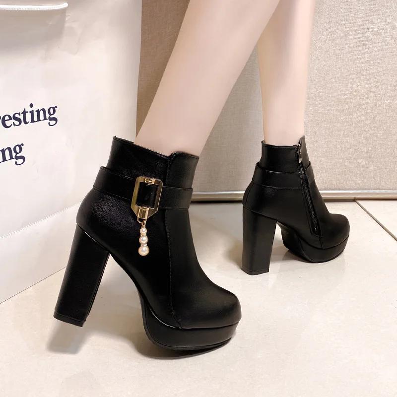 European and American Fashion Women's Boots 2024 Autumn and Winter New Metal Decoration Simple High Heel Women's Short Boots
