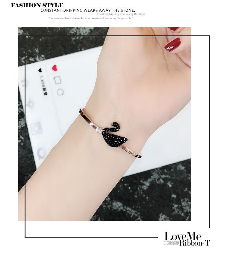 Женский титановый стальной открытый браслет-манжета с покрытием из розового золота и бриллиантами