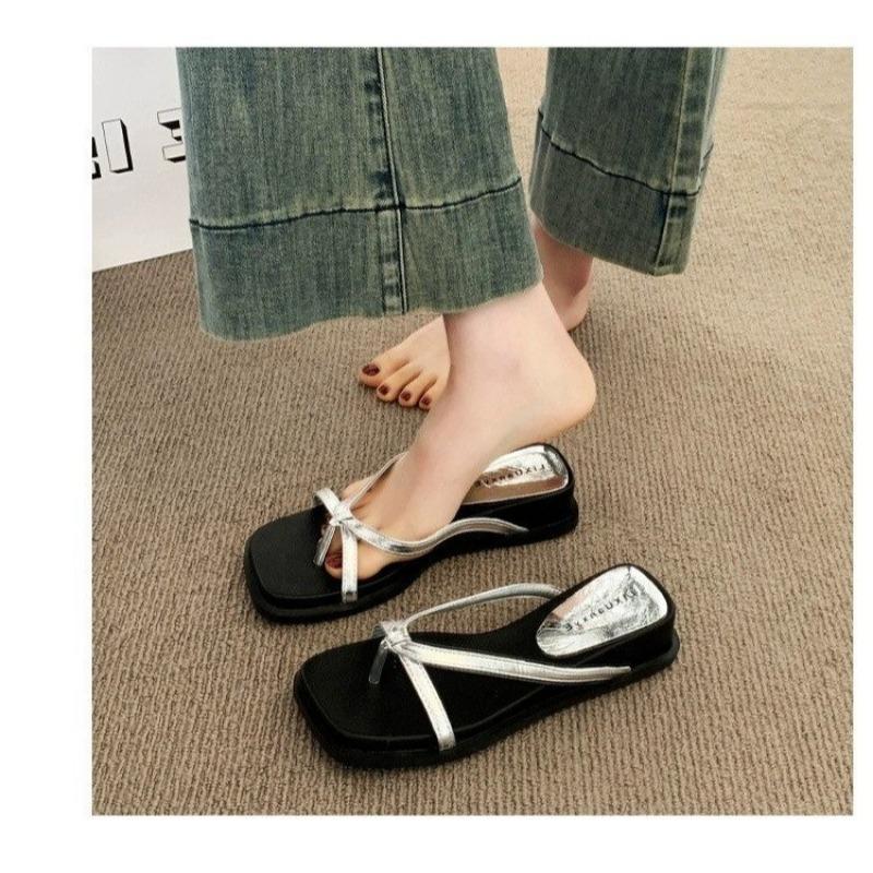 Новый стиль туфель на танкетке, туфель-лодочек, тапочек и пляжных сандалий на толстой подошве