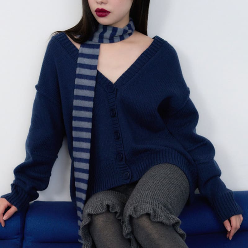 Geegee Fluffy Stripe Long Scarf - Navy
