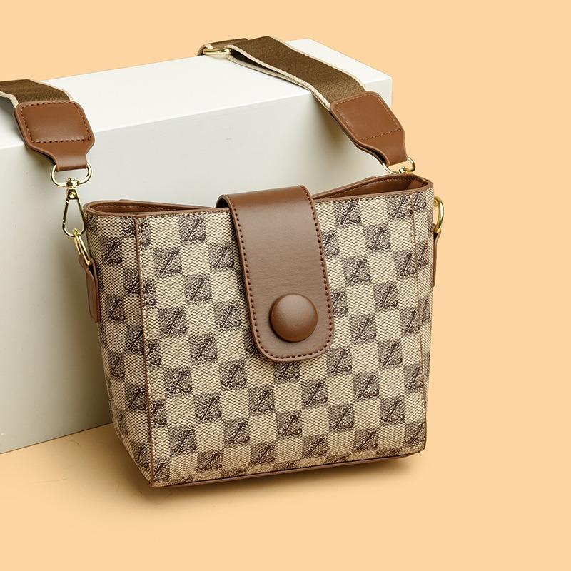 Women's Bag New Multi-compartment Square Bag Women's Shoulder Messenger Bag Soft Surface Versatile Small Bag Bucket Bag