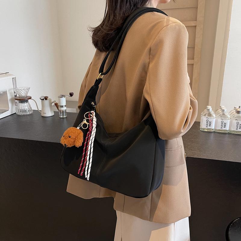 Premium Texture Large Capacity Tote Bag Fashion Retro Trend Shoulder Bag Daily Commute Messenger Dumpling Bag Wholesale