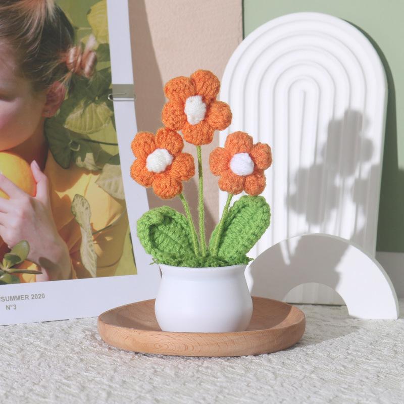Вязаное вручную шерстяное маленькое растение в горшке с тремя цветами, украшение для рабочего стола, подарок