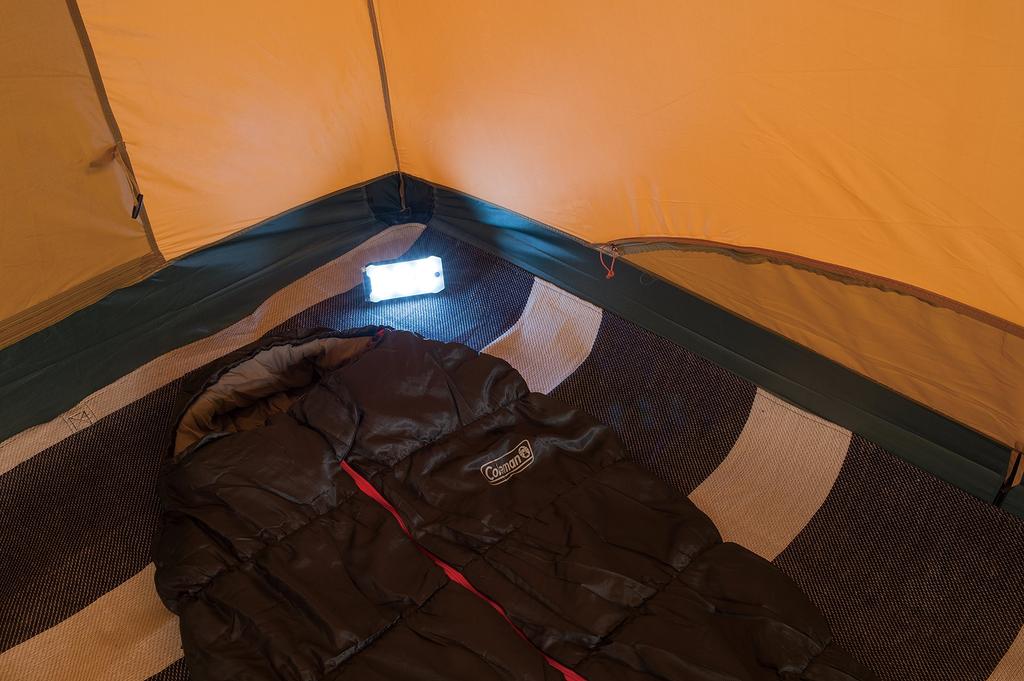 Фонарь Coleman Lantern со светодиодной подсветкой и USB-портом, многопанельный