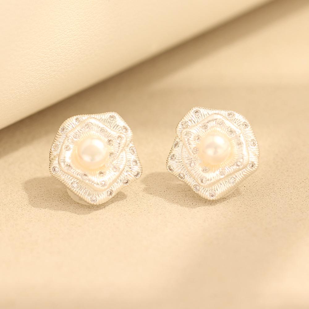 Rose stud earrings, silver needle earrings, pearl camellia ear clips, elegant and delicate small fragrant style, gold and silver two-color stone-inlai