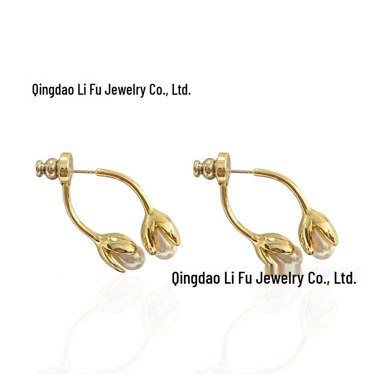 Элегантные весенние французские ретро серьги-пусеты с жемчугом: Уникальный носимый дизайн цветка спереди и сзади