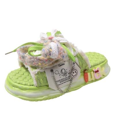 Модные домашние тапочки 5 см на толстой подошве, женские тапочки, модные мягкие плоские роскошные резиновые тапочки с перекрестными ремешками и принтом в виде граффити