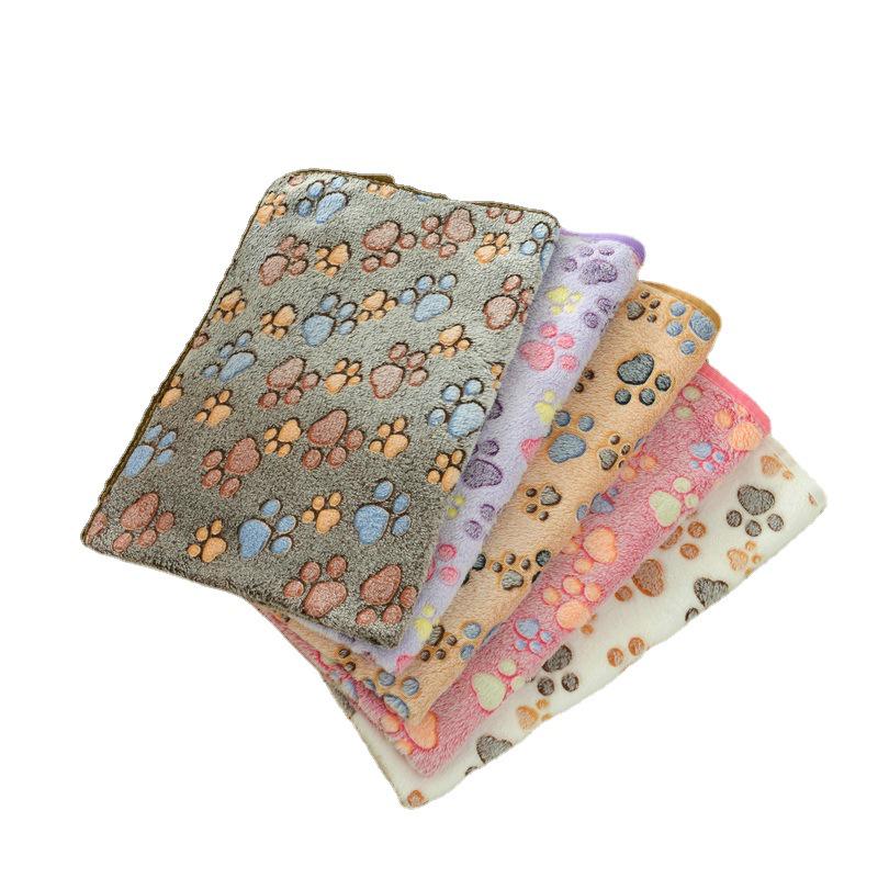 «Универсальное одеяло для домашних животных Four Seasons — плотная фланель с принтом лап для кошек и собак»