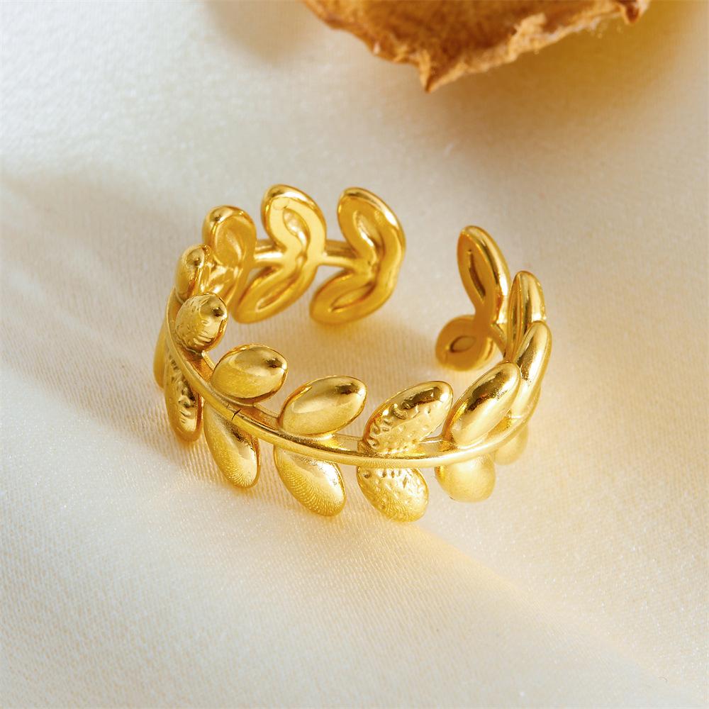 Fashion Light Luxury Retro Stainless Steel Open Ring for Women Does Not Fade Hollow Niche Design Sense Adjustable Finger