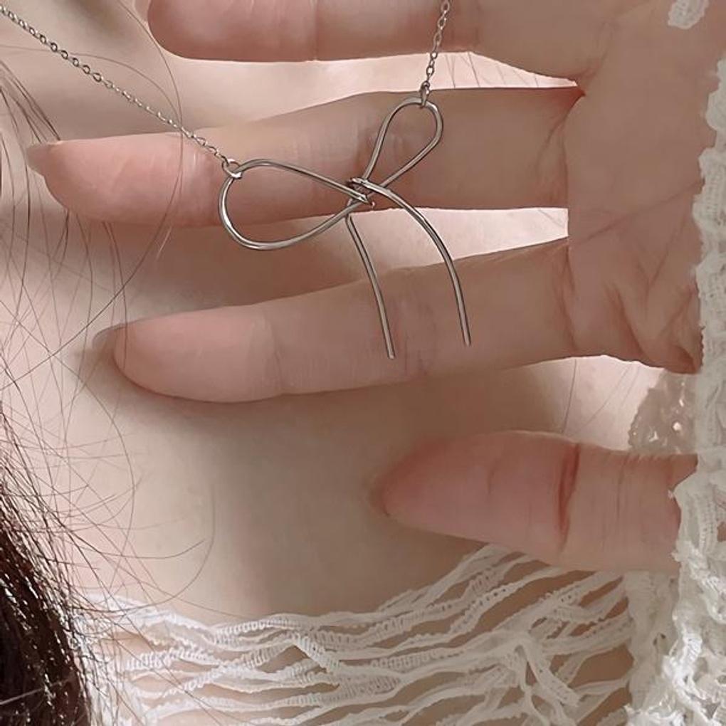 Women's Surgical Steel Thin Ribbon Silhouette Necklace