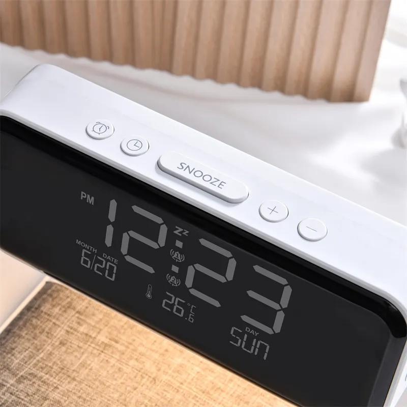 Creative 3 In 1 Bedside Lamp Wireless Charging LCD Screen Alarm Clock Wireless Phone Charger For Iphone Wireless Charger Pad Stand
