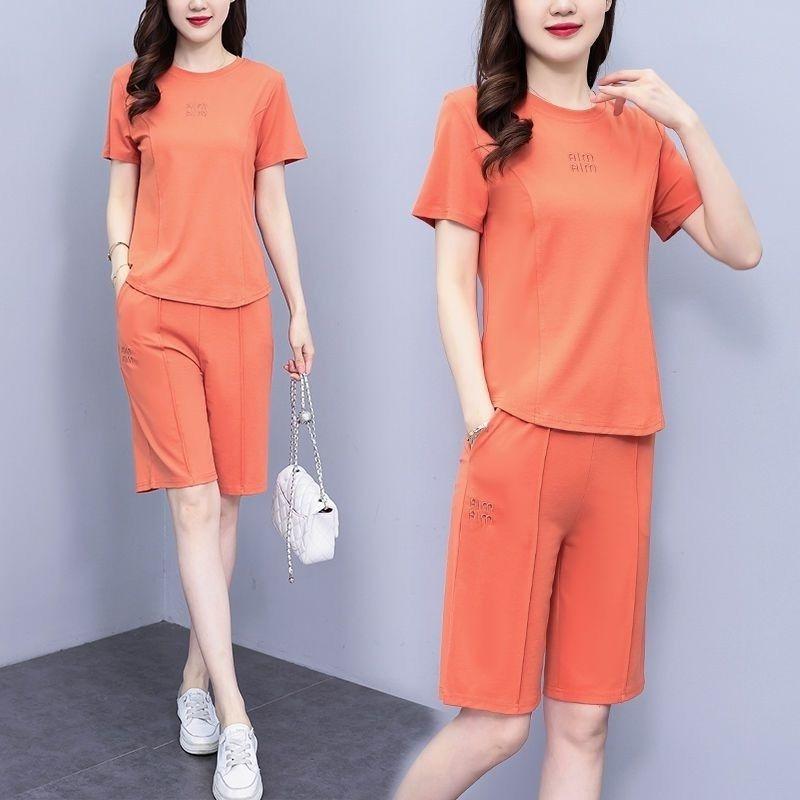 Женский повседневный костюм, летняя мода, уменьшающая возраст, в западном стиле, облегающая футболка, укороченный топ, шорты длиной до колена, комплект из 2 предметов