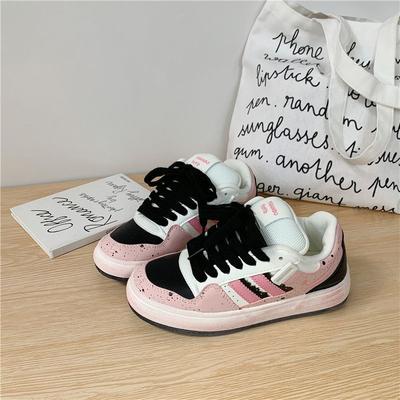 Студенческие маленькие белые туфли женские допаминовые дышащие 2025 весна новые студенческие спортивные туфли женские толстые подошвы туфли женские