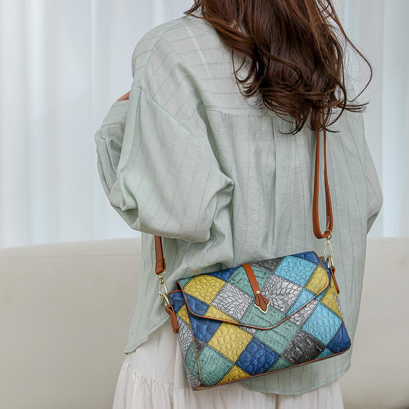 Маленькая сумка через плечо для женщин среднего и пожилого возраста, зимняя новая модная женская сумка через плечо из мягкой кожи с диагональным плетением 2024 года